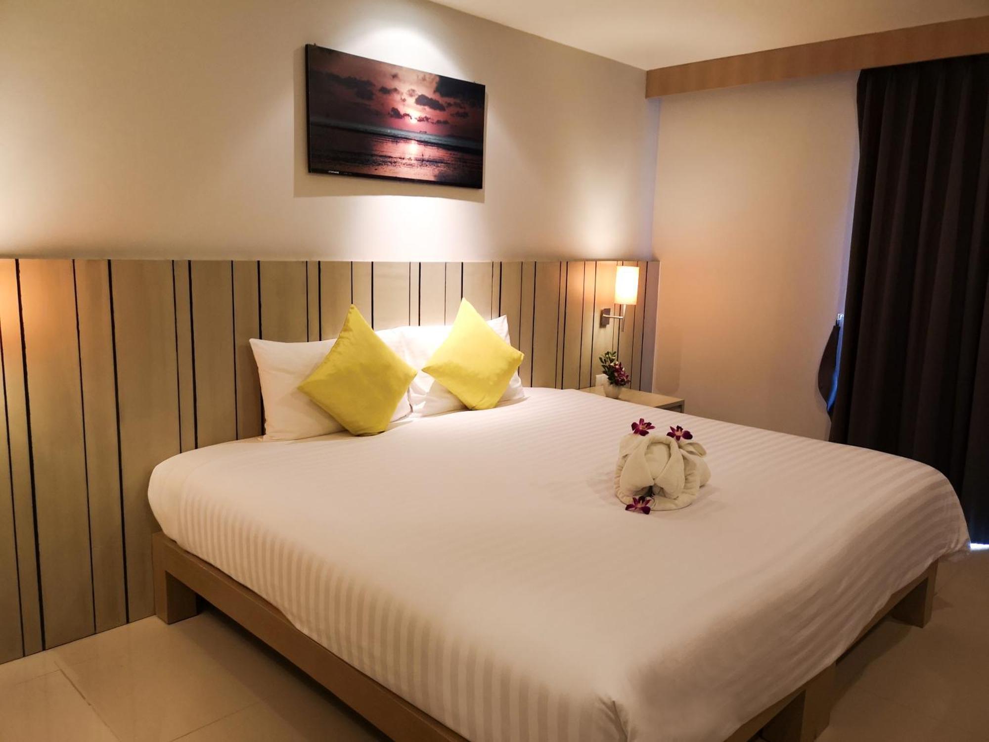 Andakira Hotel - Sha Extra Plus Patong Exterior foto